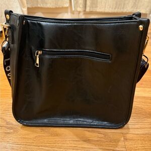 Classic Black Crossbody Shoulder Bag - Versatile Everyday Style